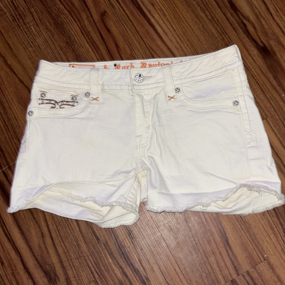 Rock Revival White Denim Shorts with Embellished Back Pockets - Picture 2 of 2